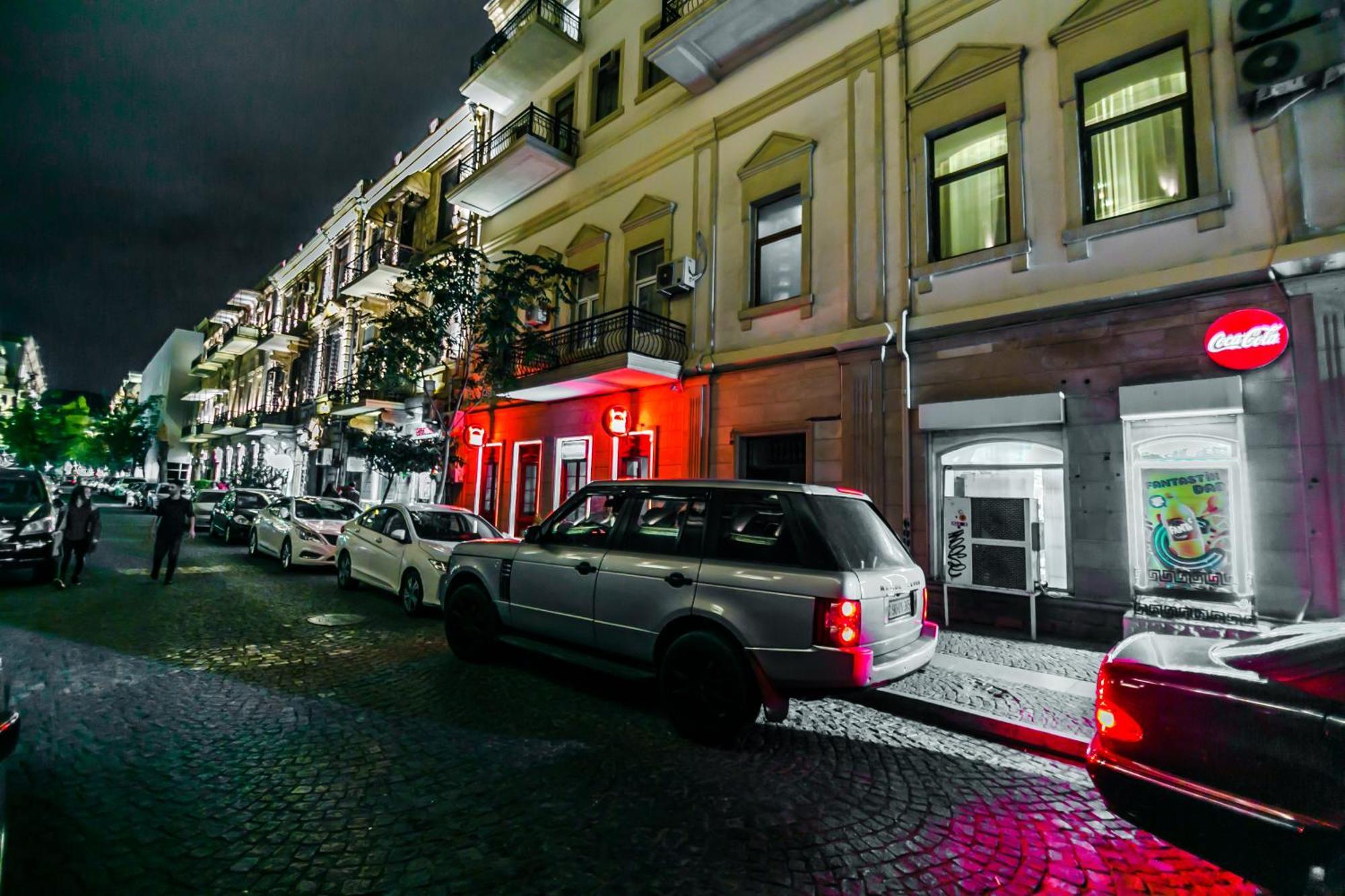 Avenue In Nizami Str شقة *