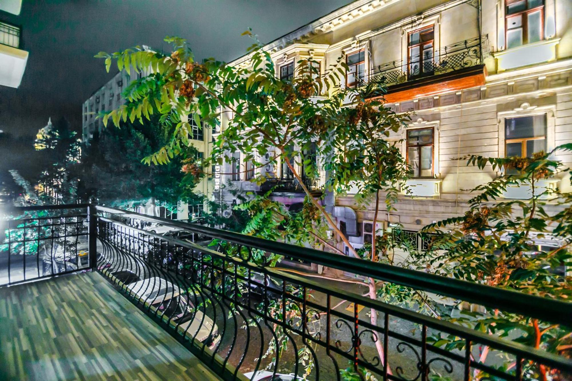 Avenue In Nizami Str باكو